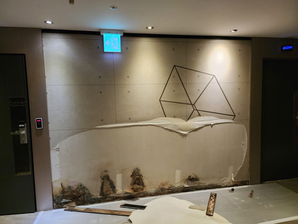 충남 당진 호텔 누수로 인한 벽체 타일시공 2 충남 당진 호텔 누수로 인한 벽체 타일시공 1